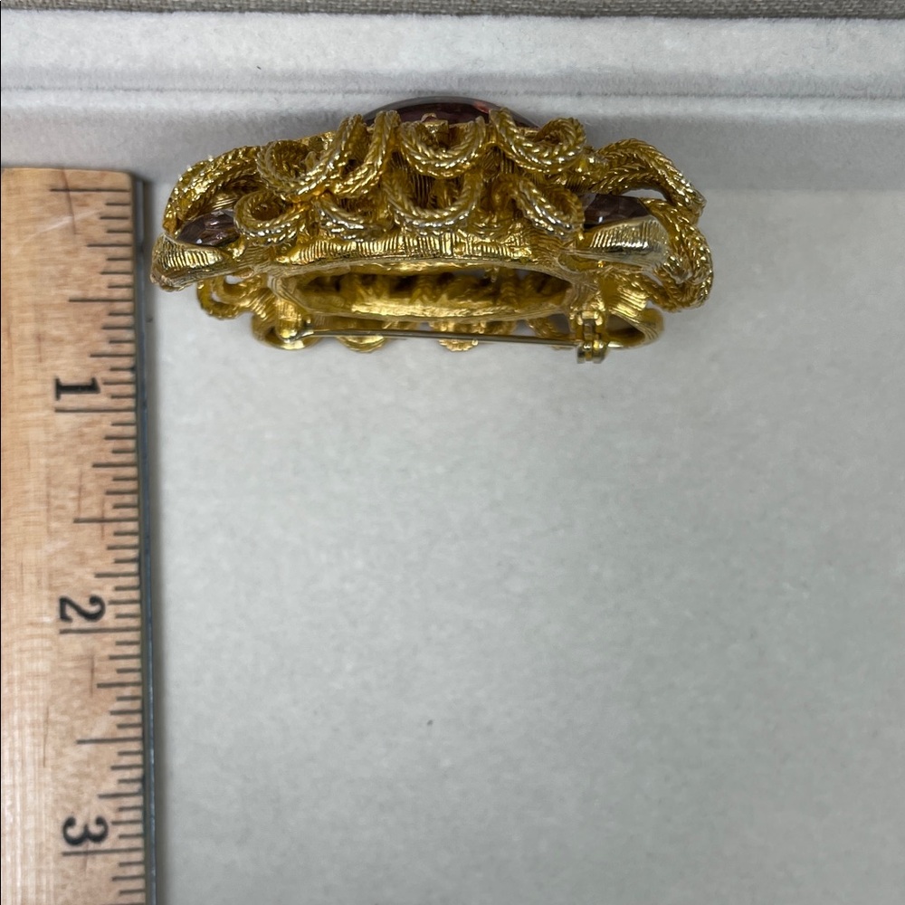 Vintage Capri Gold and Pink Gemstone Brooch Valentines Mothers Day - Picture 5 of 7